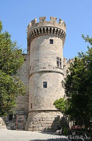 medieval-stone-tower-9627126